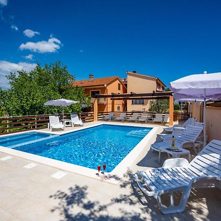 E-M Apartments With Private Pool Vinkuran Zewnętrze zdjęcie