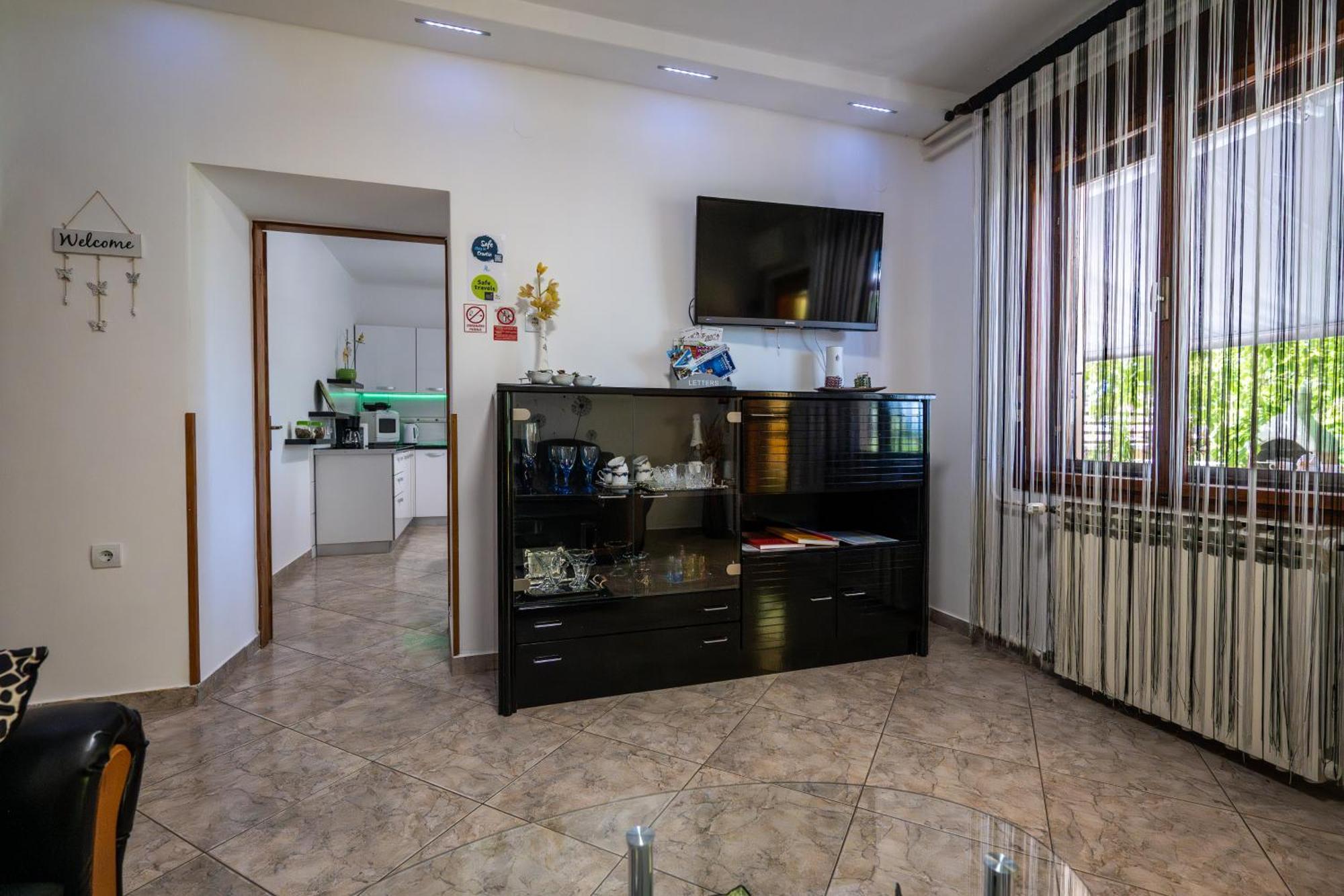 E-M Apartments With Private Pool Vinkuran Zewnętrze zdjęcie