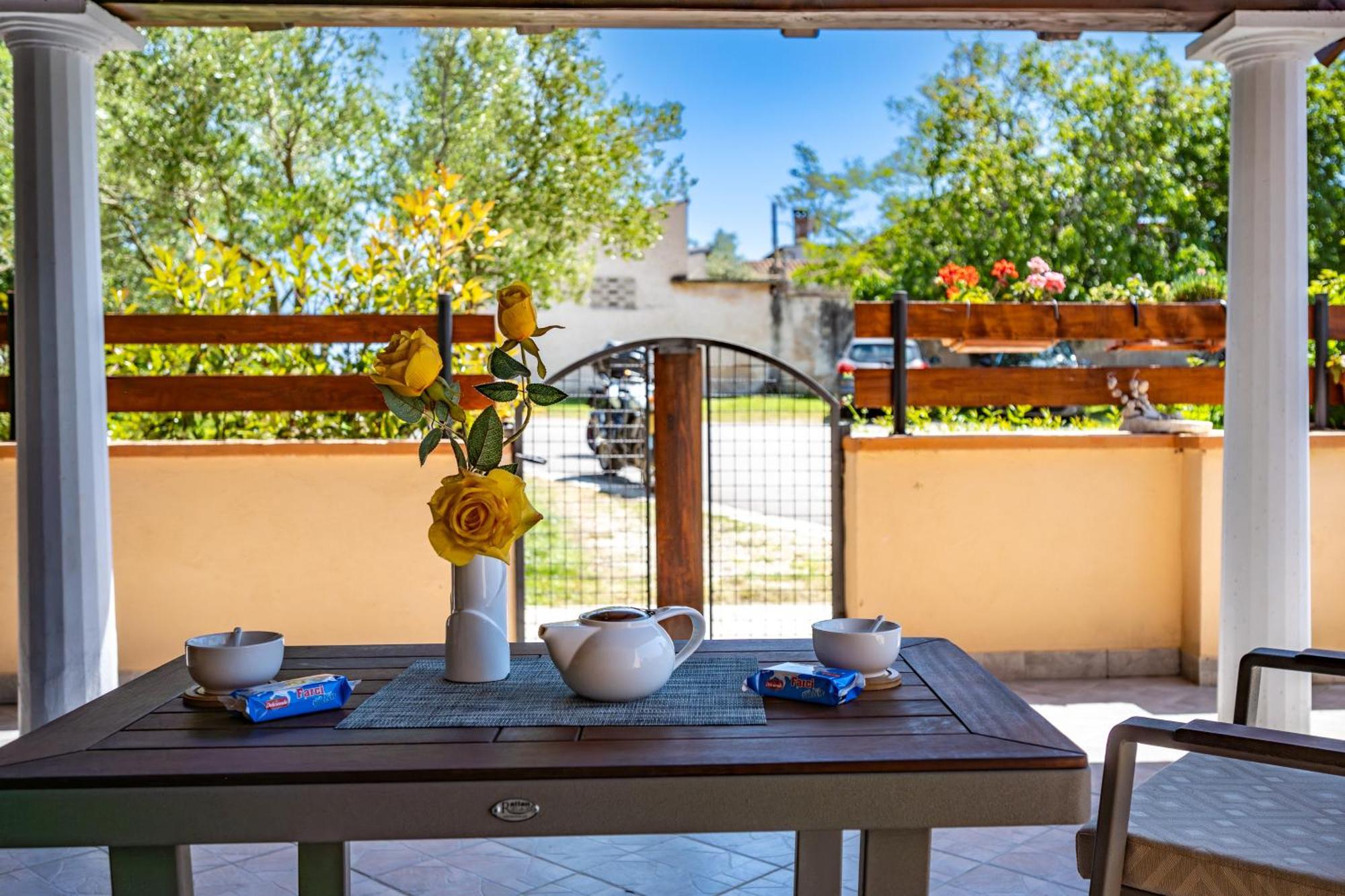 E-M Apartments With Private Pool Vinkuran Zewnętrze zdjęcie