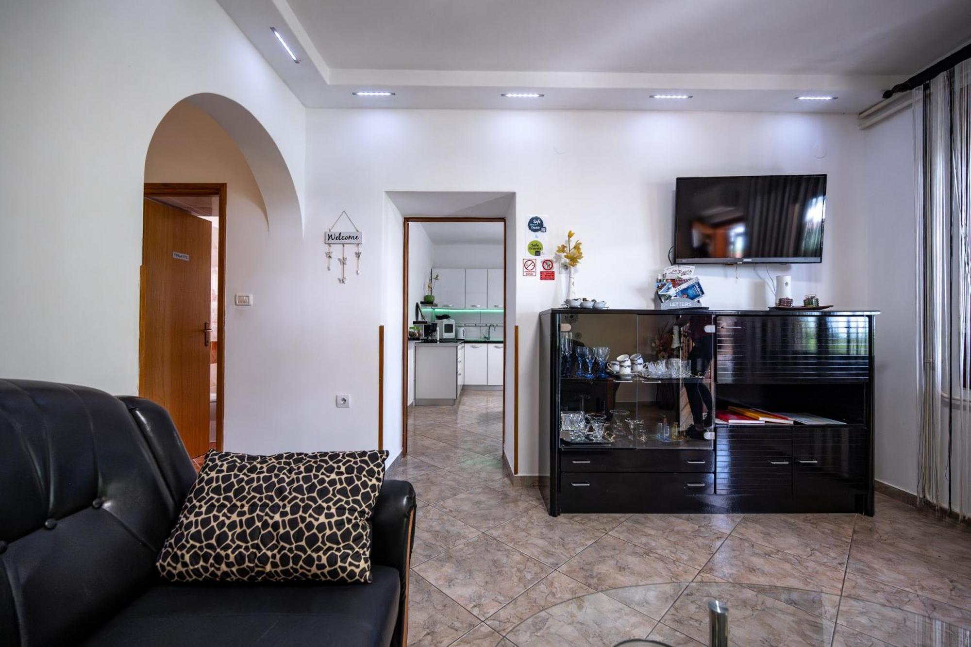 E-M Apartments With Private Pool Vinkuran Zewnętrze zdjęcie