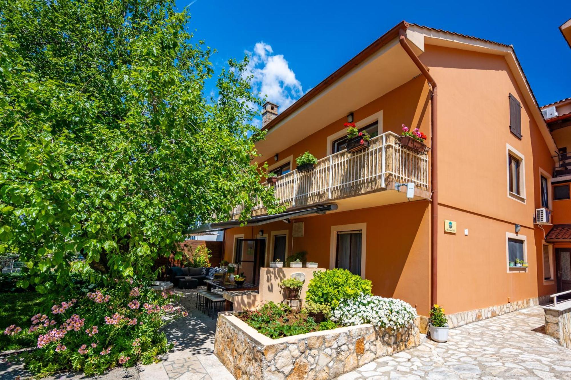 E-M Apartments With Private Pool Vinkuran Zewnętrze zdjęcie