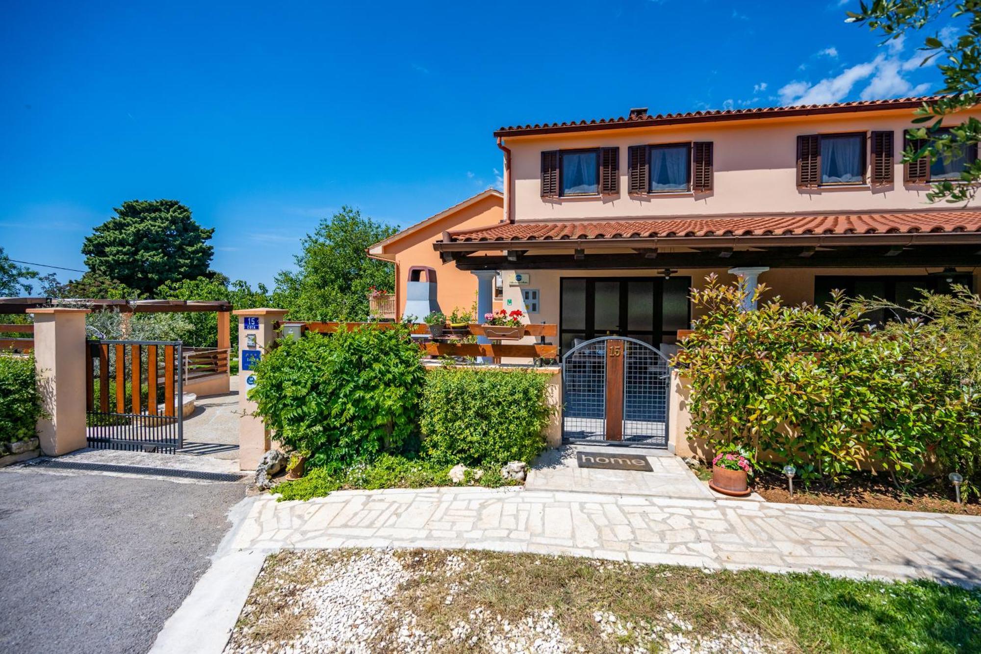 E-M Apartments With Private Pool Vinkuran Zewnętrze zdjęcie