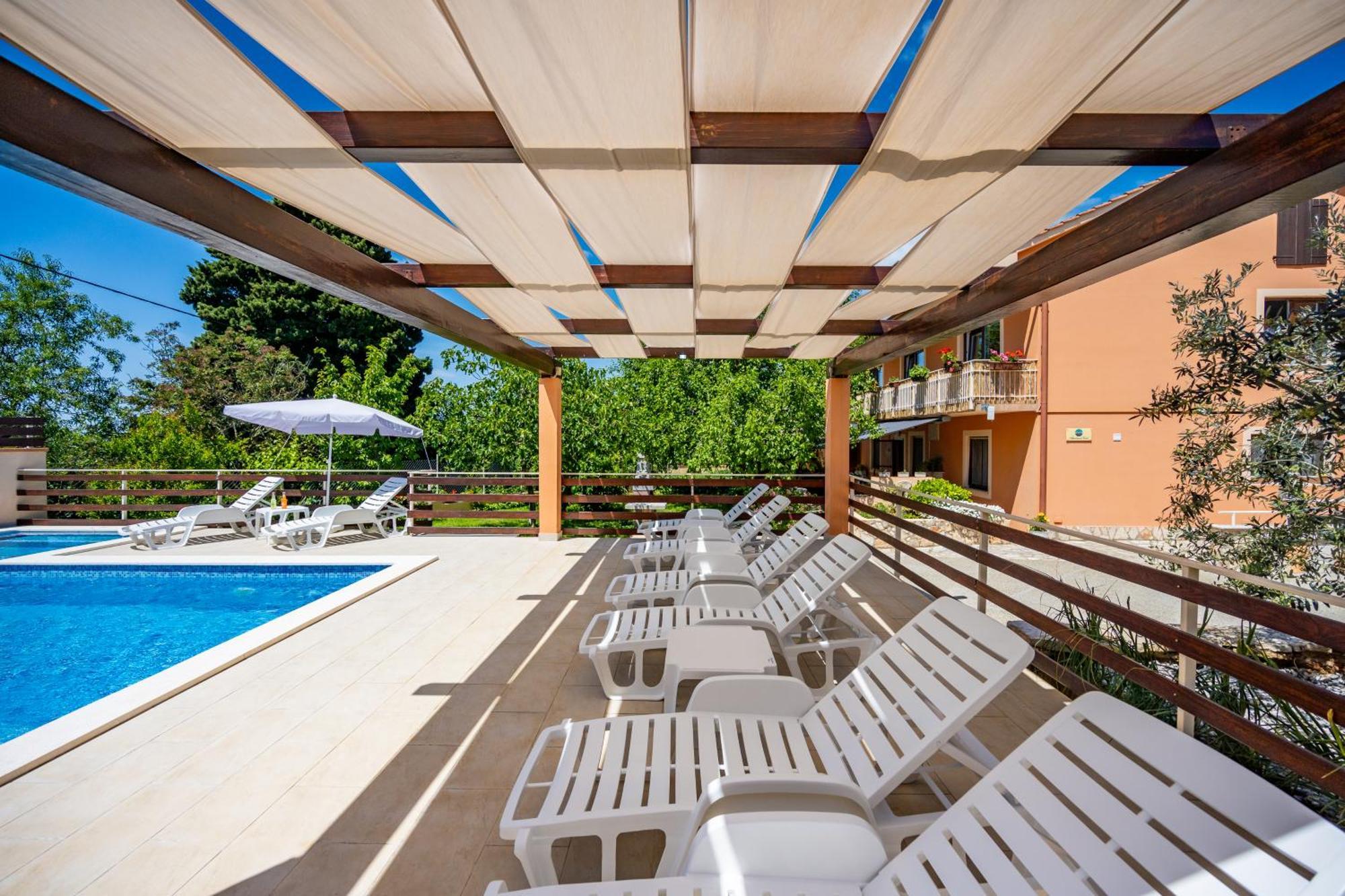 E-M Apartments With Private Pool Vinkuran Zewnętrze zdjęcie